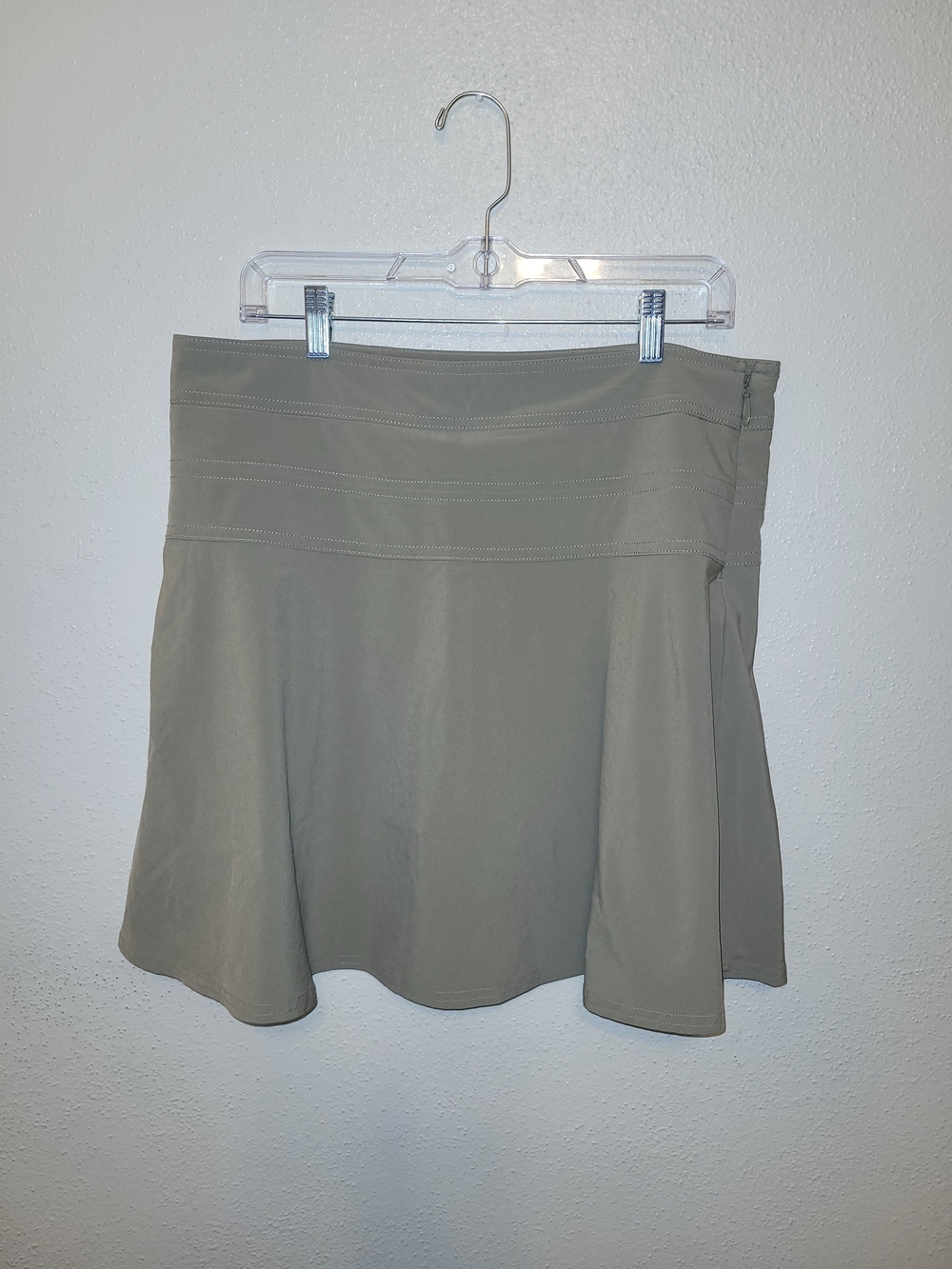 Athleta Everyday Skort Taupe UPF 50+ Featherweight Stretch Size 12